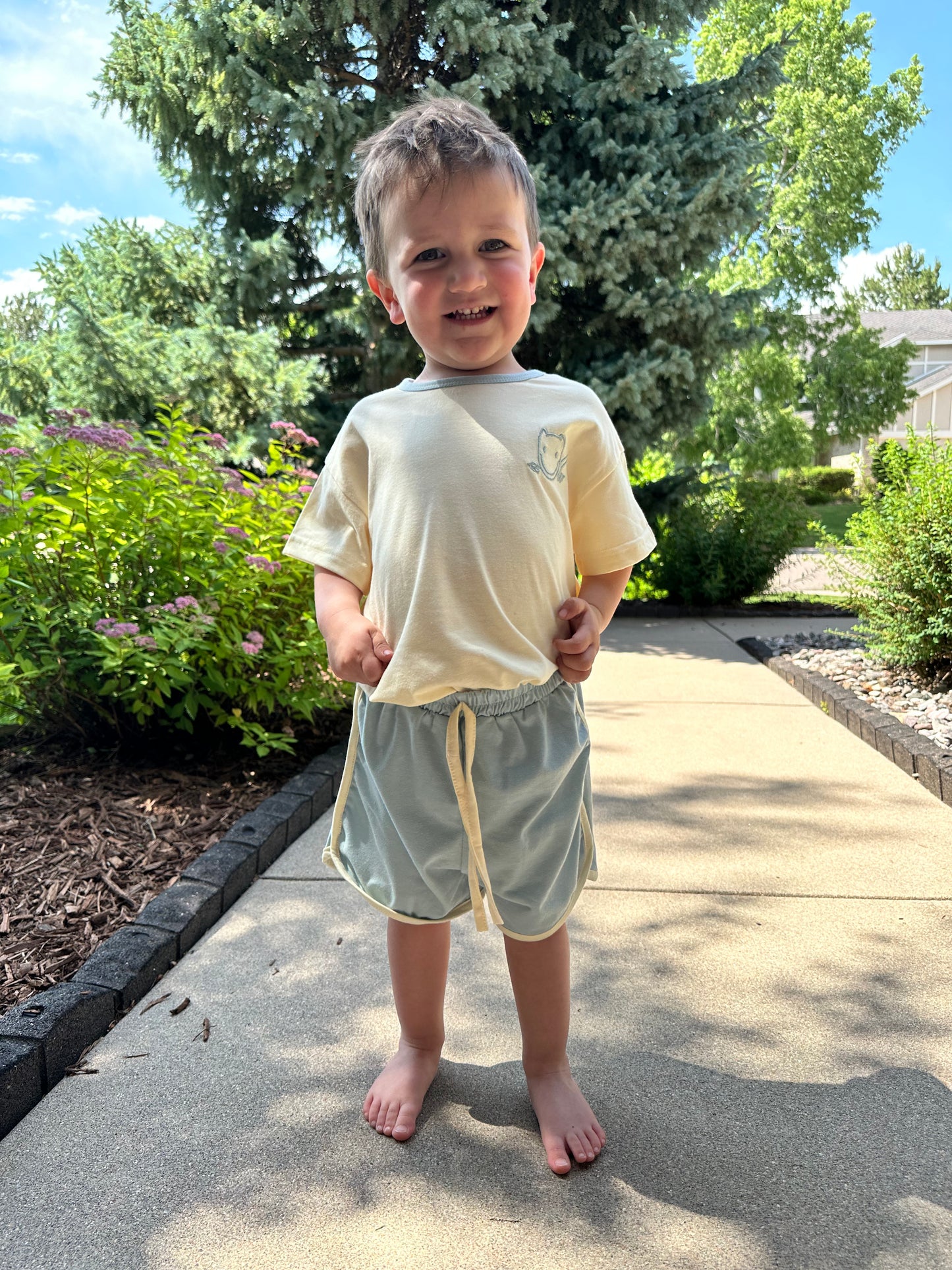 Trendy Summer Outfit Set for Boys and Girls | Lightweight and Comfortable Kids Clothing | Perfect for Hot Weather and Outdoor Fun